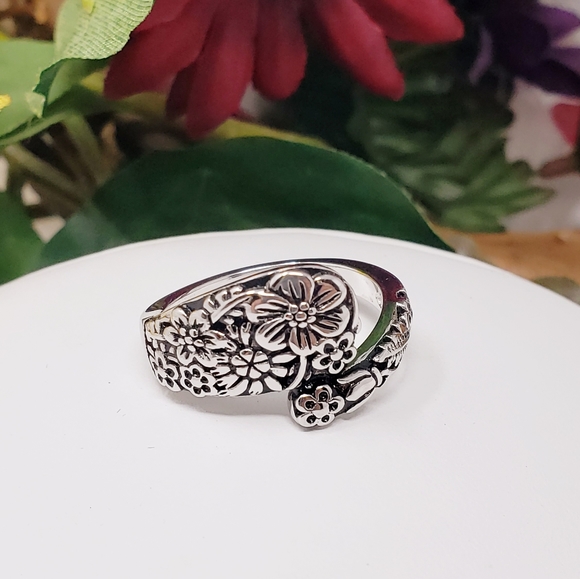 Jewelry - New! Sterling Silver Flowers Spoon Ring Size 9